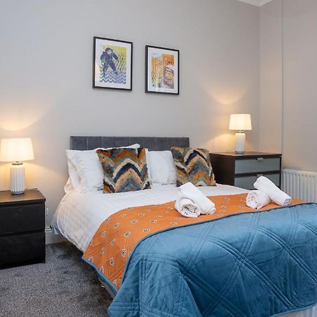 Queens Large 2 Bdr & 1 Bdr Apartments By Belfast City Breaks Exteriör bild